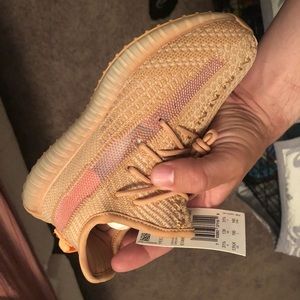 Yeezy 350 clay. Kids 13.5